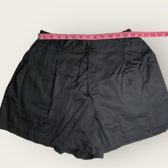 NWT | Ettitude | Signature Sateen Shortie PJ Sleep Shorts | Black | S/M - Picture 6 of 9